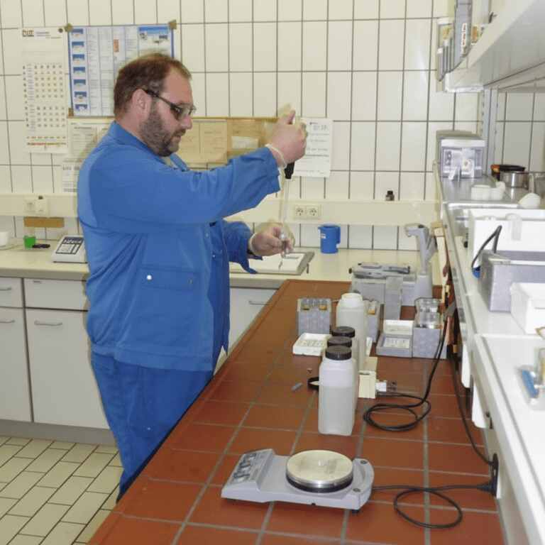 Bestimmung der relevanten Abwasserparameter durch Küvettentests